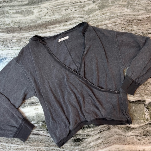 Free People Anyway Surplice Top Size XL
Charcoal Grey - Picture 3 of 6